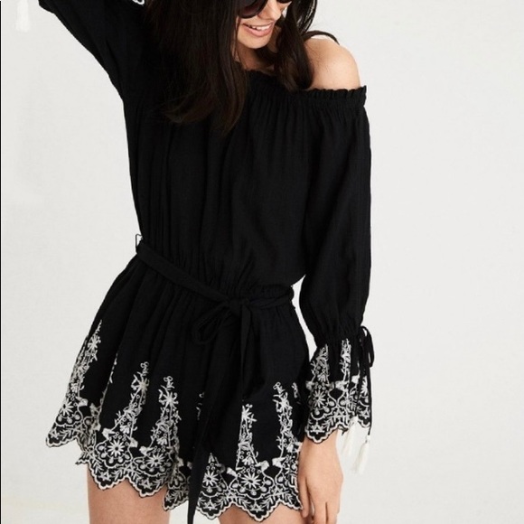 Embroidered romper - Picture 2 of 4